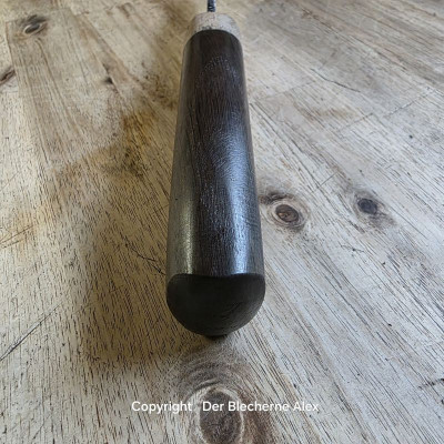 Outdoormesser mit Klinge aus einer alten Hufraspel