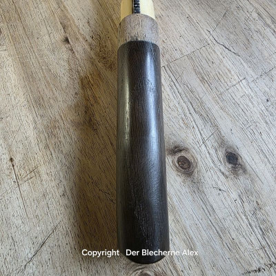 Outdoormesser mit Klinge aus einer alten Hufraspel