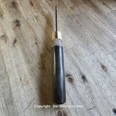 Outdoormesser mit Klinge aus einer alten Hufraspel