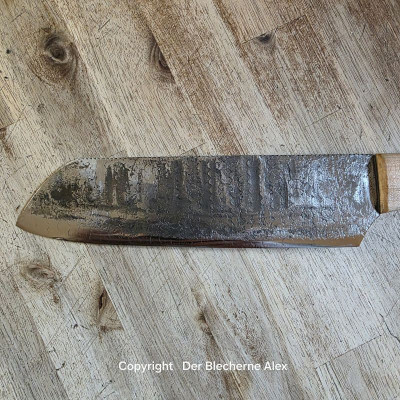 Küchenmesser/ Grillmesser aus alter Hufraspel mit dem typischen Muster und 10.000 Jahre alter Flusseiche