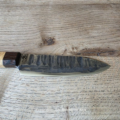 Küchenmesser handgeschmiedet aus C100 Stahl mit Maser Robinie