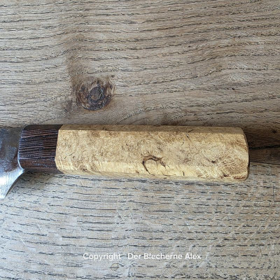 Küchenmesser handgeschmiedet aus C100 Stahl mit Maser Robinie