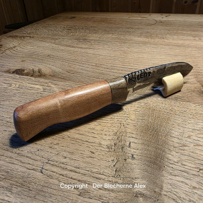 Allzweckmesser Klinge aus Leo2 Griff Zwetschge
